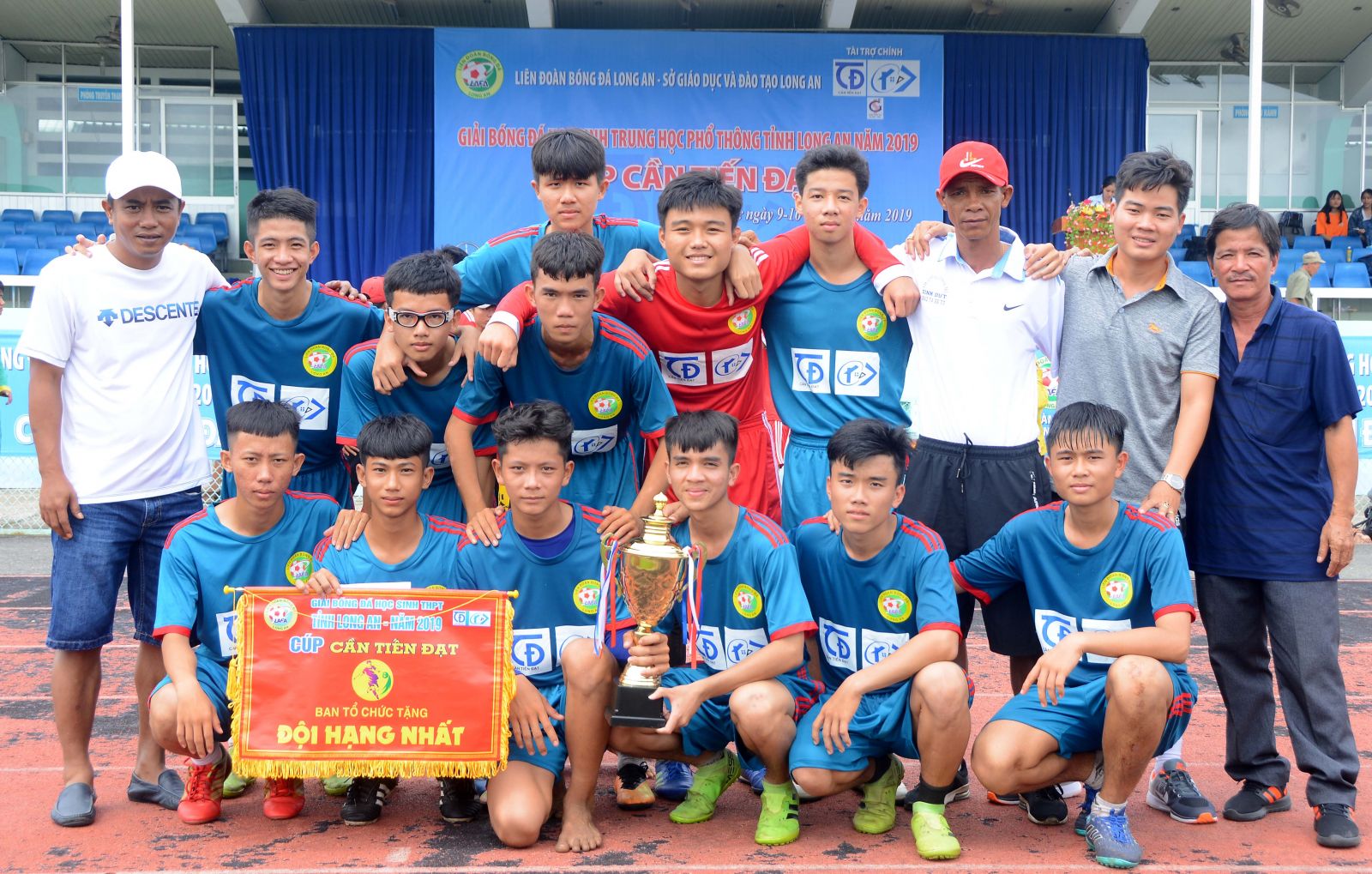 Vĩnh Hưng lần thứ 3 vô địch Giải bóng đá học sinh THPT tỉnh Long An